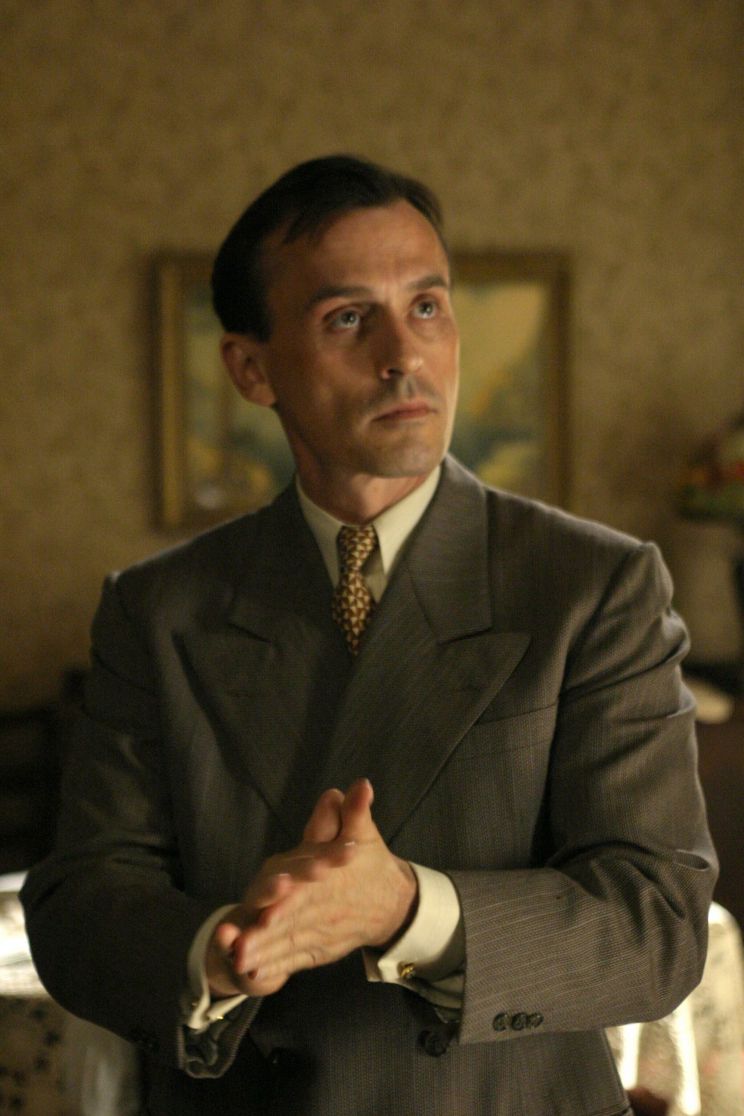 Robert Knepper