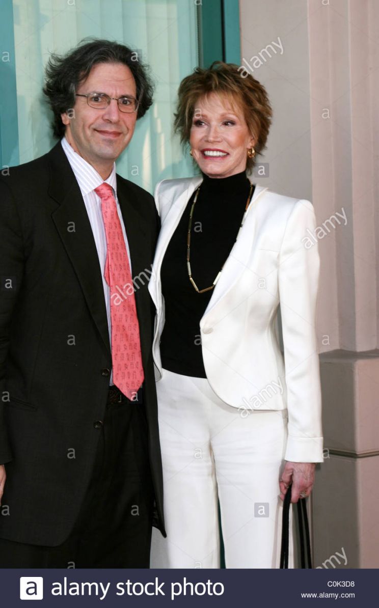 Robert Levine