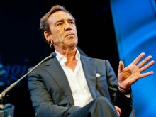 Robert Lindsay