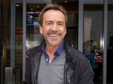 Robert Lindsay