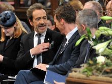 Robert Lindsay