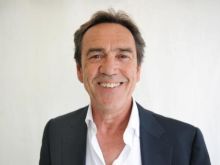 Robert Lindsay