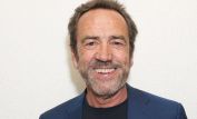 Robert Lindsay