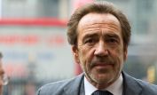 Robert Lindsay