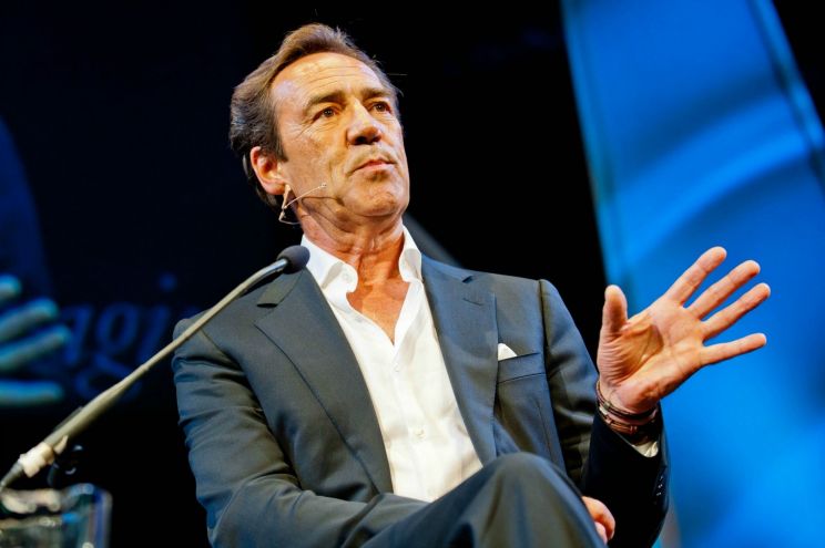 Robert Lindsay