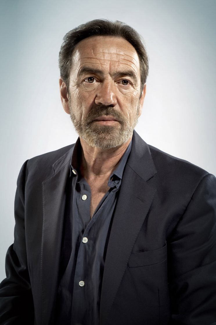 Robert Lindsay