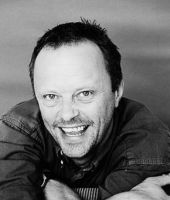 Robert Llewellyn