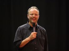 Robert Llewellyn