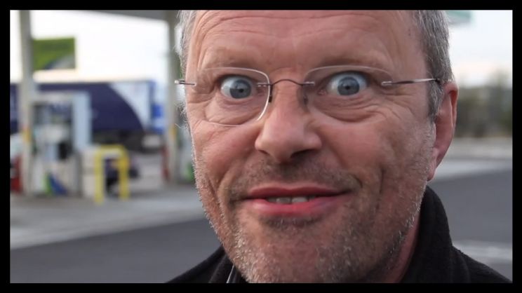Robert Llewellyn