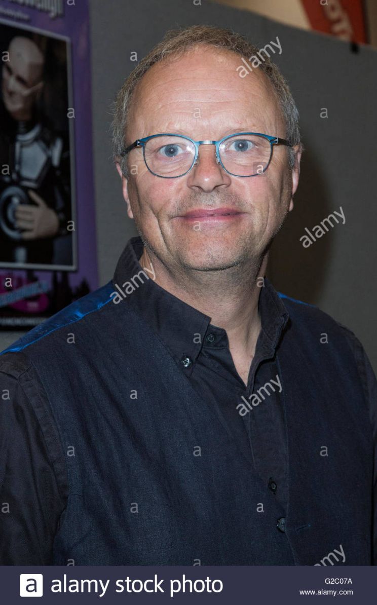 Robert Llewellyn