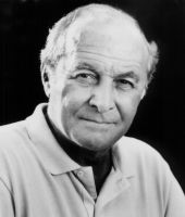 Robert Loggia