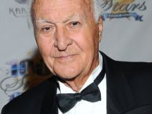 Robert Loggia