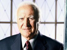 Robert Loggia