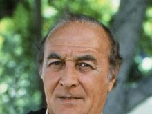 Robert Loggia