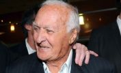 Robert Loggia