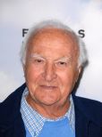 Robert Loggia