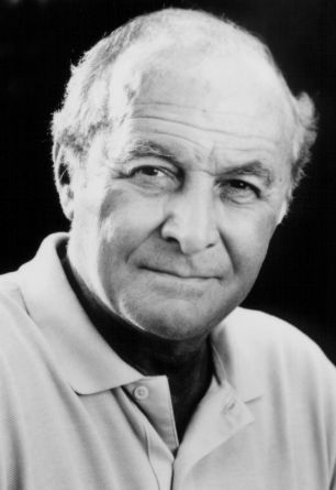 Robert Loggia