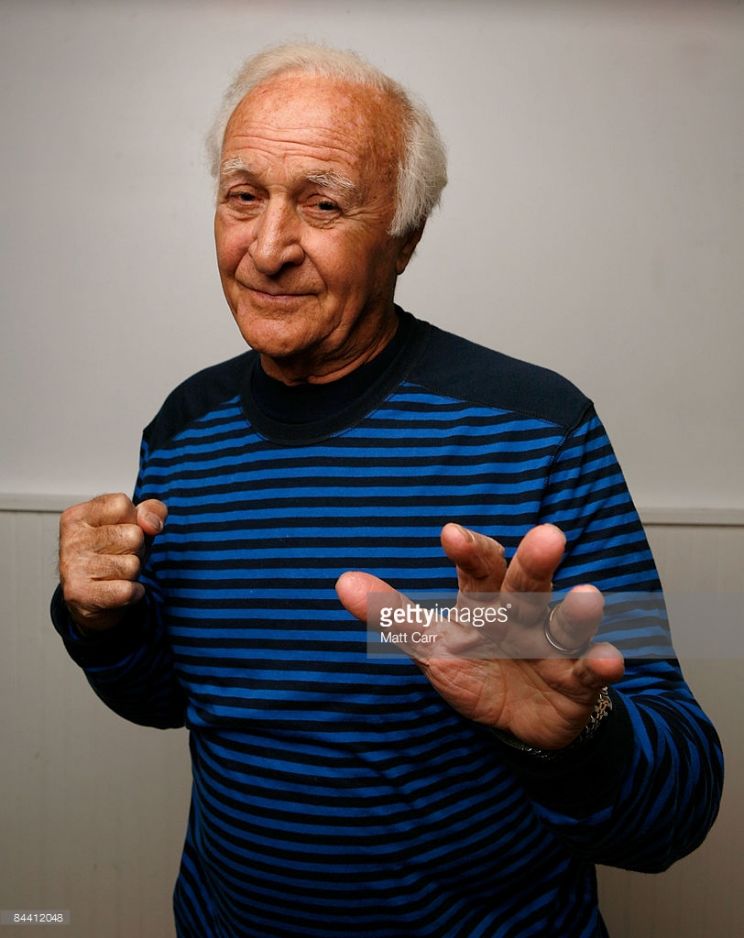 Robert Loggia