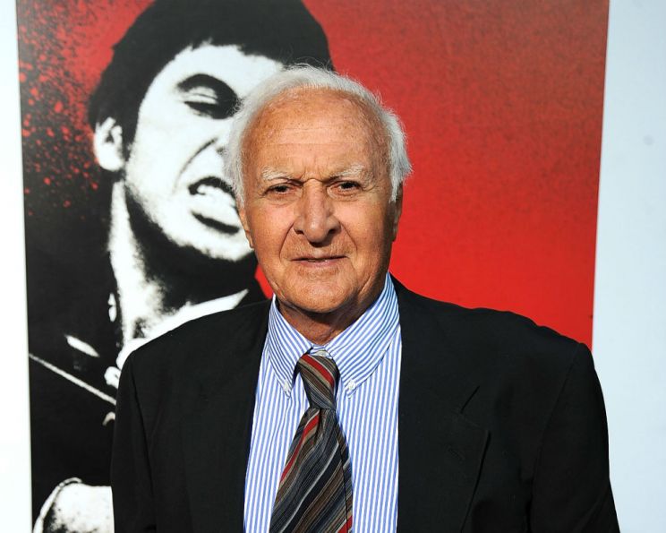 Robert Loggia