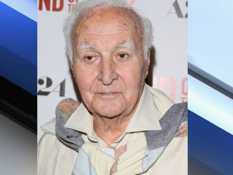 Robert Loggia