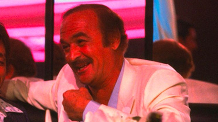 Robert Loggia