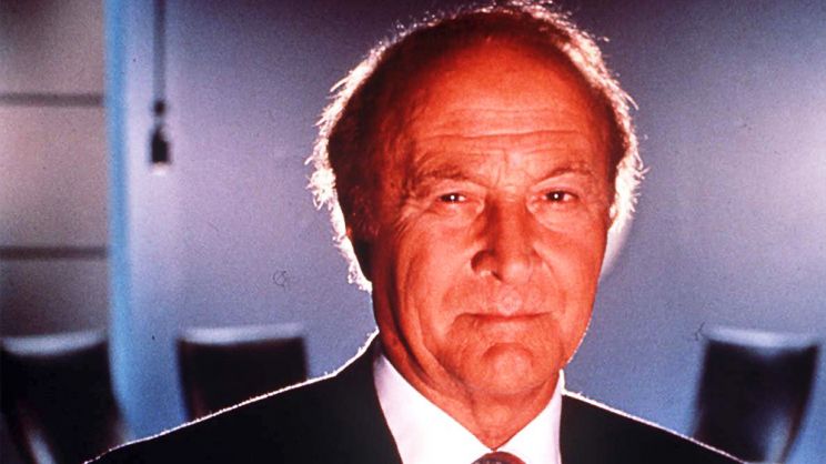 Robert Loggia