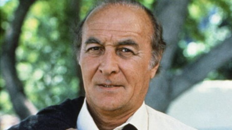 Robert Loggia