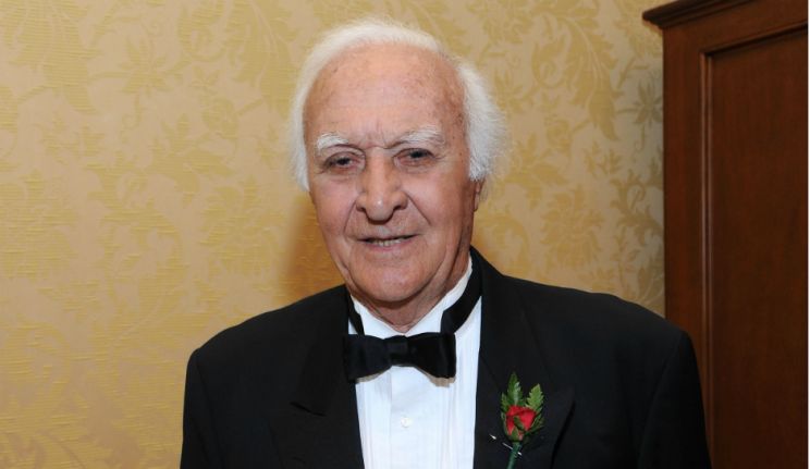 Robert Loggia