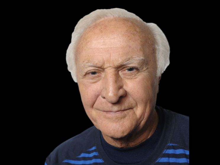 Robert Loggia