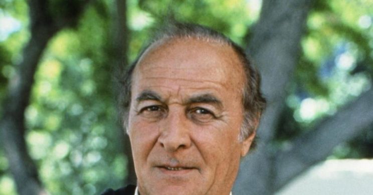 Robert Loggia