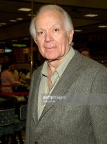 Robert Mandan