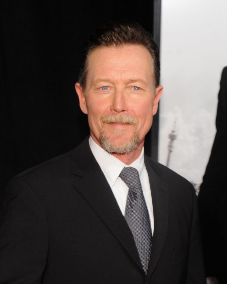 Robert Patrick