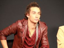 Robert Sheehan