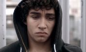 Robert Sheehan