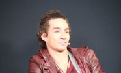 Robert Sheehan