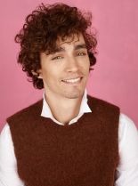 Robert Sheehan