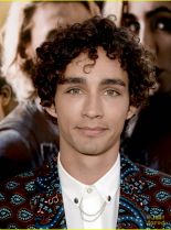 Robert Sheehan