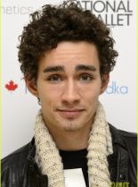 Robert Sheehan