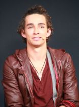 Robert Sheehan