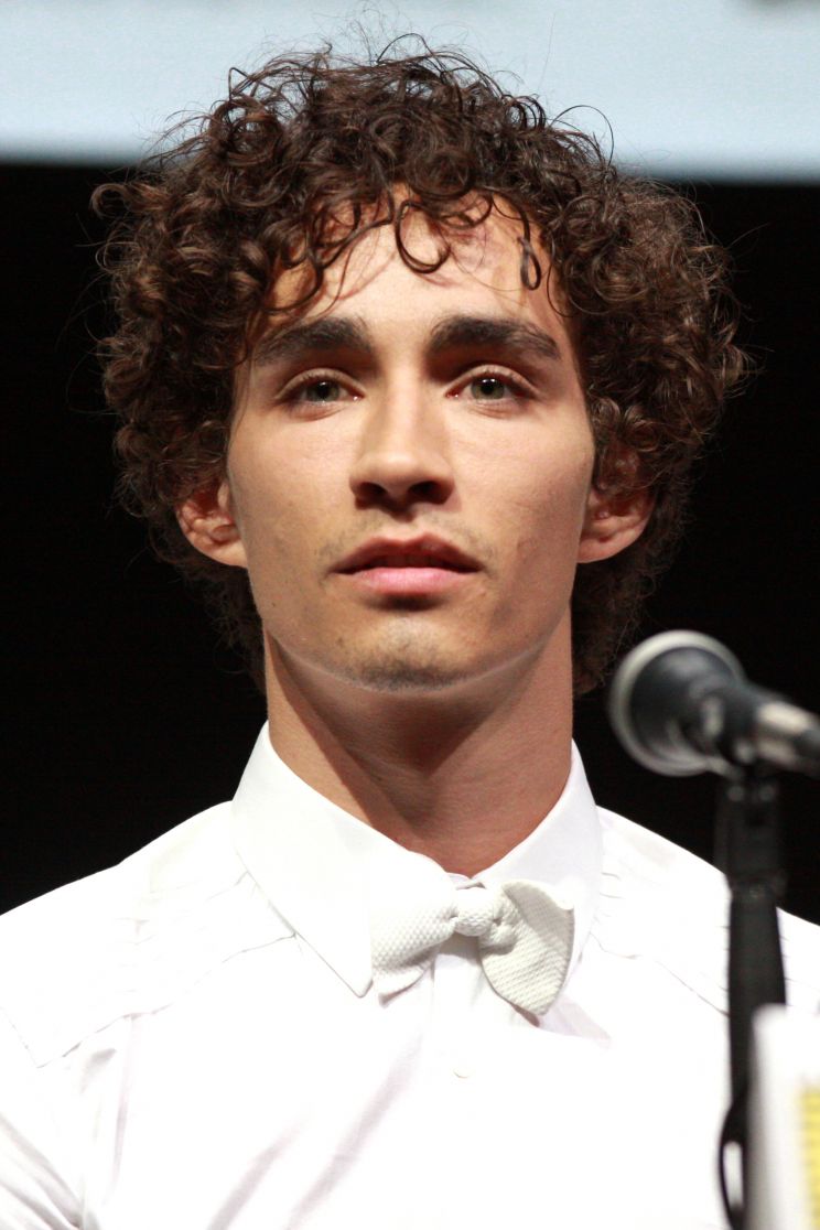 Robert Sheehan