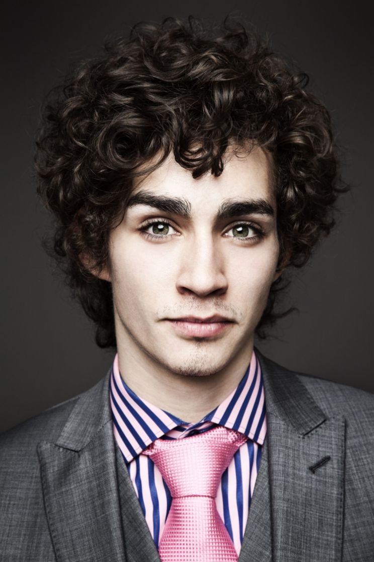 Robert Sheehan