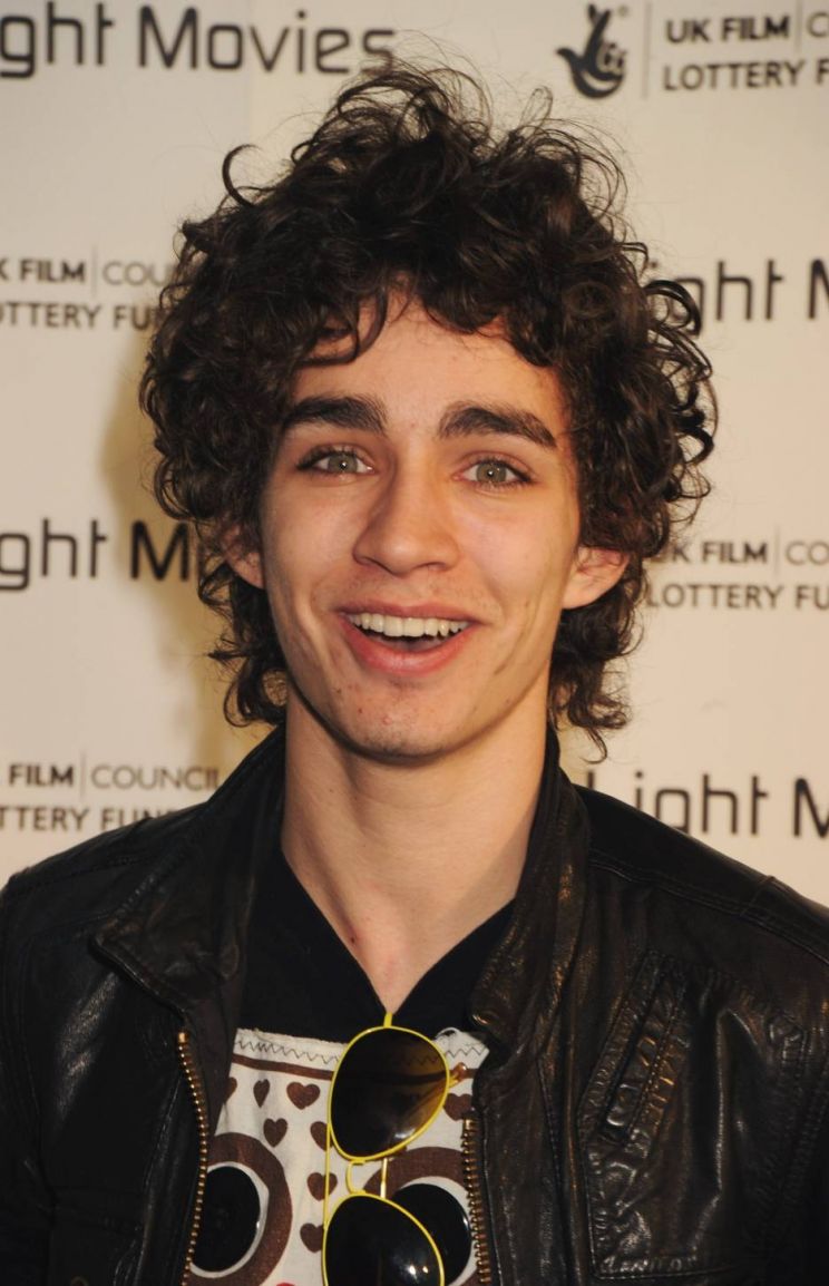 Robert Sheehan