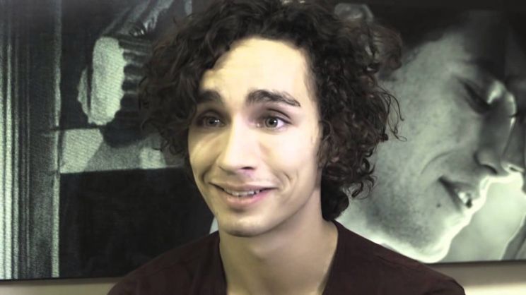 Robert Sheehan