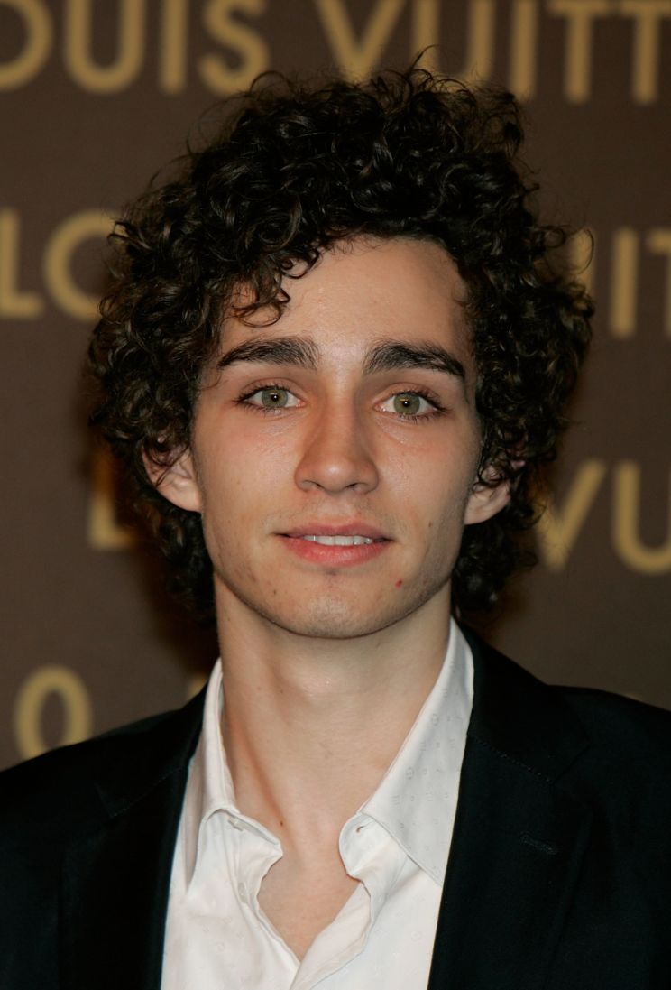 Robert Sheehan