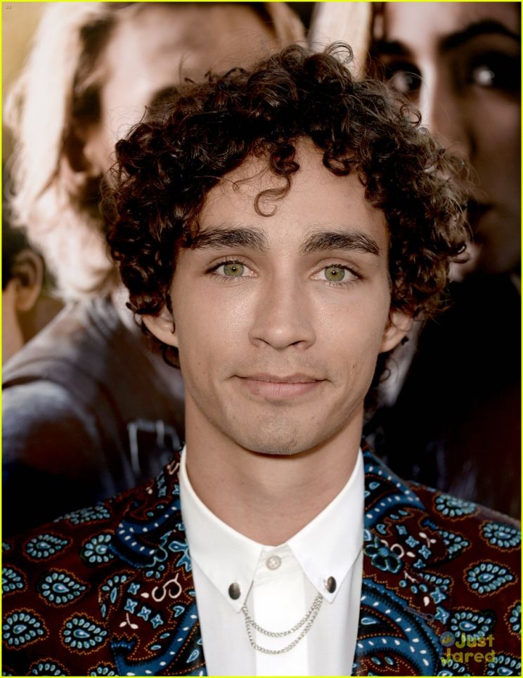 Robert Sheehan