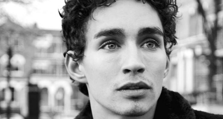 Robert Sheehan