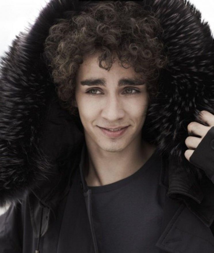 Robert Sheehan