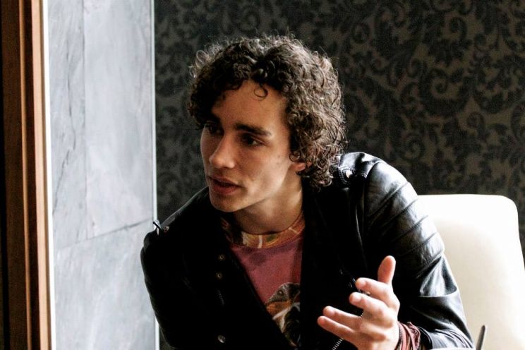 Robert Sheehan