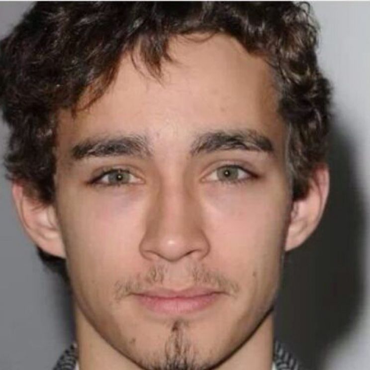 Robert Sheehan