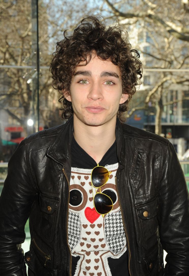 Robert Sheehan